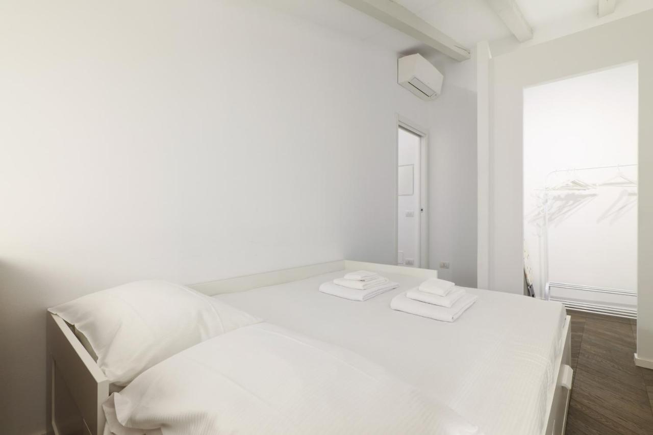 Prestige Boutique Homes - Il Nido Dei Navigli Milan Bagian luar foto